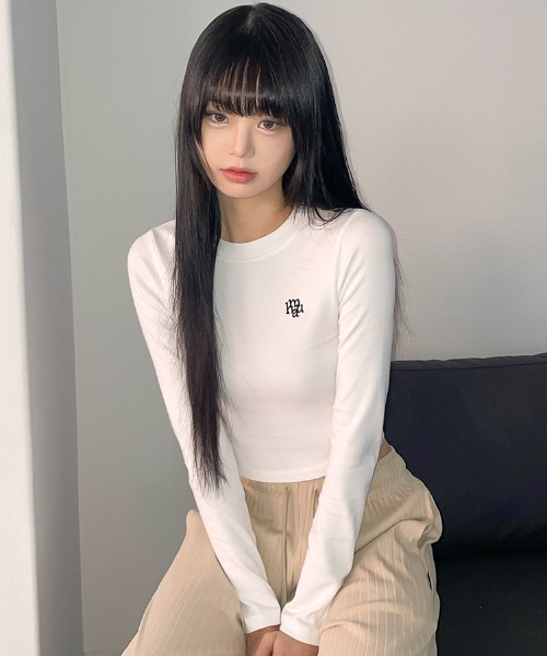muahmuah(ムーアムーア)の「A'GEM/9 × .kom 『muah muah/ムーアムーア』 SLIM FIT CROP LONG SLEEVE T-SHIRT/スリムフィット クロップ長袖カットソー(Tシャツ/カットソー・レディース・ホワイト/チャコールグレー/ブラック/ベージュ・FREE)」の17枚目の写真