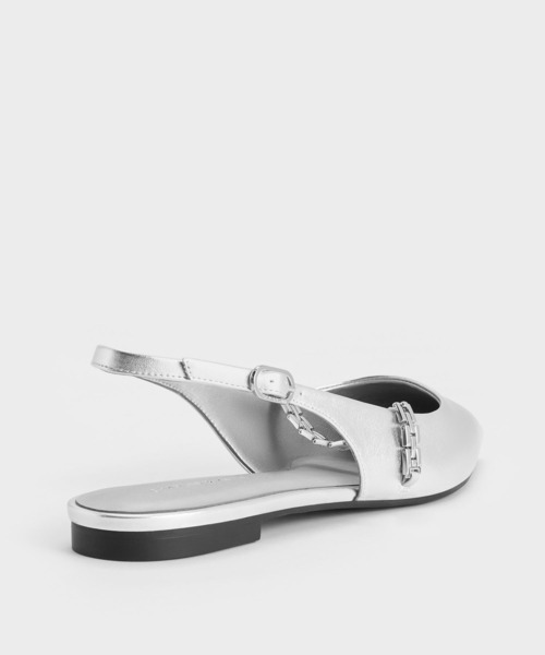 CHARLES & KEITH(チャールズ & キース)の「チェーンストラップ ポインテッドトゥスリングバックフラット(パンプス・レディース・オフホワイト/シルバー・23cm/26.5cm/25.5cm/25cm/24.5cm/23.5cm/22.5cm)」の4枚目の写真