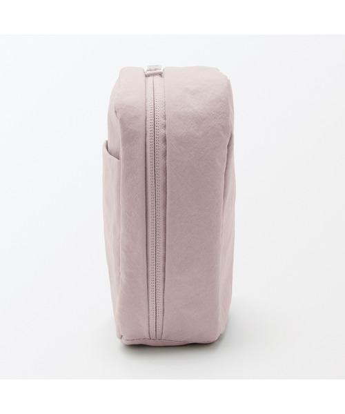 無印良品（ムジルシリョウヒン）の「リンクルナイロン　大きく開くスクエアポーチ　約１４×１６×６ｃｍ（ポーチ・レディース・ダークグレー/ピンク/グレー・FREE）」の17枚目の写真