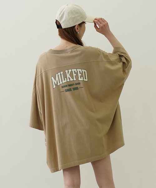 tシャツ MILKFED.×CHAMPION COLLEGE LOGO BIG FOOTBALL TEE レディース メンズ MILKFED.×CHAMPION COLLEGE LOGO BIG FOOTBALL TEE（Tシャツ