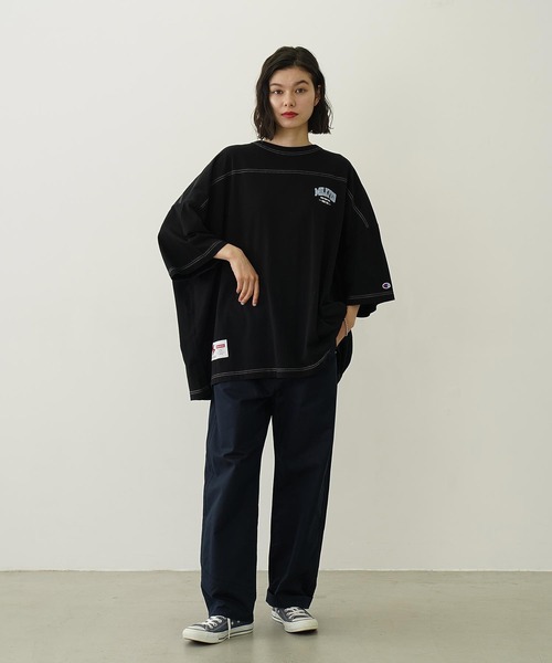 Champion（チャンピオン）の「MILKFED.×CHAMPION COLLEGE LOGO BIG FOOTBALL TEE（Tシャツ/カットソー・レディース・オートミール/ベージュ/ブラック/ブルー・ONE SIZE）」の16枚目の写真