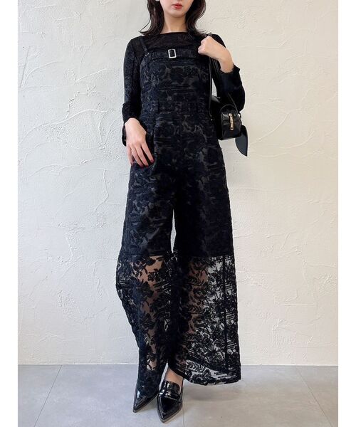 dazzlin(ダズリン)の「レースワイドサロペット(ワンピース・レディース・オフホワイト/ブラック・SMALL/MEDIUM)」の2枚目の写真