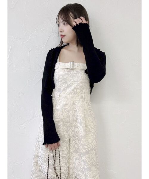 dazzlin(ダズリン)の「レースワイドサロペット(ワンピース・レディース・オフホワイト/ブラック・SMALL/MEDIUM)」の4枚目の写真
