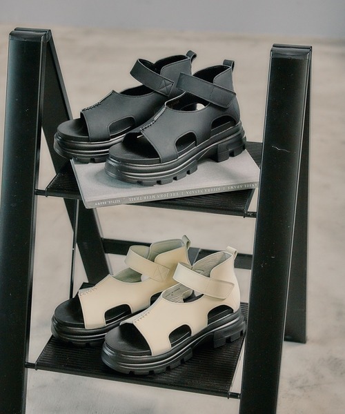 LEPSIM（レプシィム）の「厚底ソールサンダル　322183（サンダル・レディース・ブラック/アイボリー・LARGE/MEDIUM）」の3枚目の写真