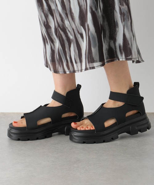 LEPSIM（レプシィム）の「厚底ソールサンダル　322183（サンダル・レディース・ブラック/アイボリー・LARGE/MEDIUM）」の20枚目の写真