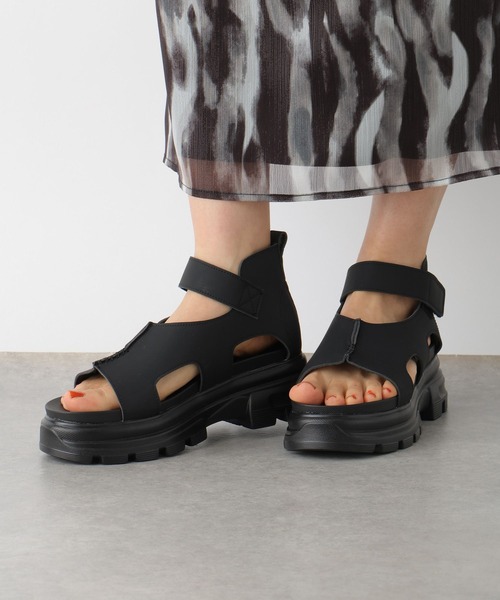 LEPSIM（レプシィム）の「厚底ソールサンダル　322183（サンダル・レディース・ブラック/アイボリー・LARGE/MEDIUM）」の21枚目の写真