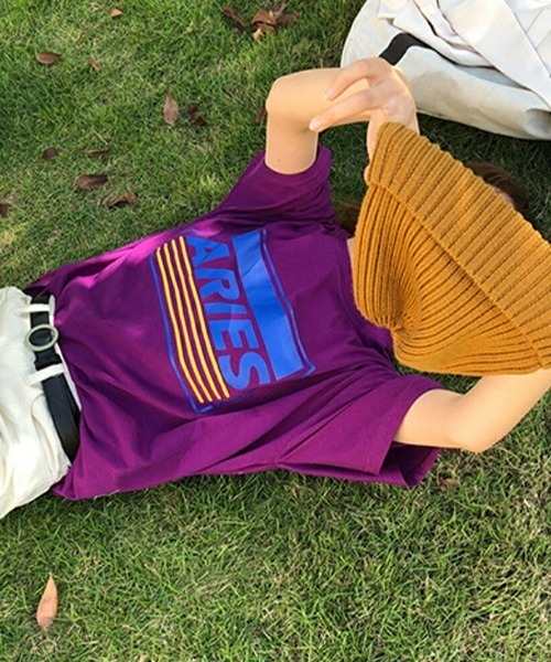 maison de LATIR(メゾンドラティール)の「夏服メンズライクなサイズ感が可愛いオーバーサイズロゴT 二の腕も日差しもさりげなくカバー◎半袖Tシャツ(Tシャツ/カットソー・レディース・ブラック/ホワイト/パープル・M/L/XL)」の10枚目の写真