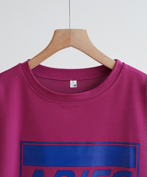 maison de LATIR(メゾンドラティール)の「夏服メンズライクなサイズ感が可愛いオーバーサイズロゴT 二の腕も日差しもさりげなくカバー◎半袖Tシャツ(Tシャツ/カットソー・レディース・ブラック/ホワイト/パープル・M/L/XL)」の21枚目の写真