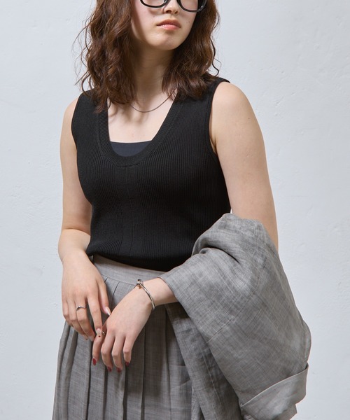 COLONY 2139（コロニートゥーワンスリーナイン）の「リブニットタンクトップ（タンクトップ・レディース・ブラック/カーキ/オフホワイト/グレー・FREE）」の12枚目の写真
