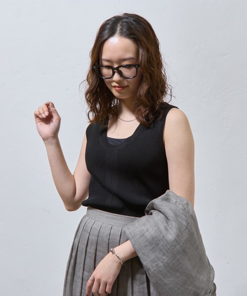 COLONY 2139（コロニートゥーワンスリーナイン）の「リブニットタンクトップ（タンクトップ・レディース・ブラック/カーキ/オフホワイト/グレー・FREE）」の14枚目の写真