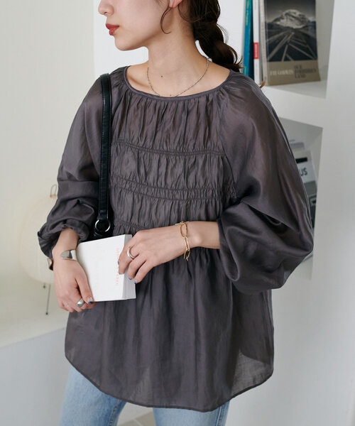 シャーリングシアーブラウス　ブラック WEB限定】シャーリング使いシアーブラウス（シャツ/ブラウス
