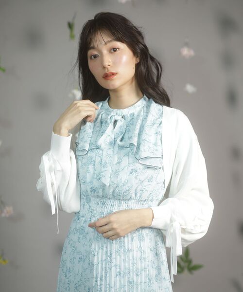 dazzlin（ダズリン）の「dazzlin ニットボレロ（カーディガン/ボレロ・レディース・イエロー/ネイビー/オフホワイト・FREE）」の2枚目の写真