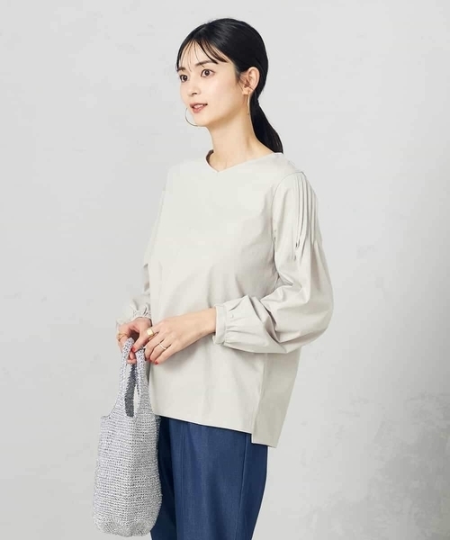 a.v.v（アーヴェヴェ）の「ピンタックスリーブトップス（Tシャツ/カットソー・レディース・ブラック/グレー系その他/クリーム/ブルー・36/38/40/34/42）」の10枚目の写真