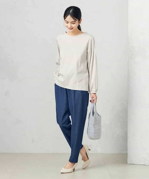 a.v.v（アーヴェヴェ）の「ピンタックスリーブトップス（Tシャツ/カットソー・レディース・ブラック/グレー系その他/クリーム/ブルー・36/38/40/34/42）」の12枚目の写真