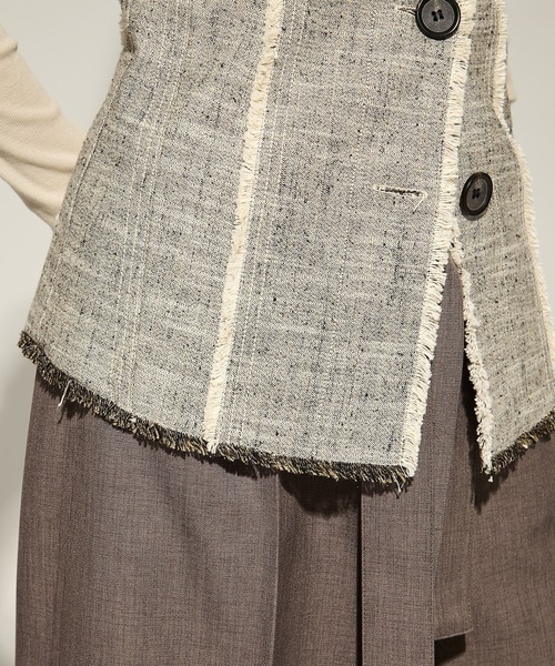 STUDIOUS（ステュディオス）の「【STUDIOUS/ステュディオス】Silk Linen Bustier Combi Top/シルクリネンビスチェコンビトップス（Tシャツ/カットソー・レディース・ベージュ/ブラック・FREE）」の11枚目の写真