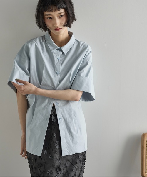 THE YOn（ザヨン）の「ロールアップハーフスリーブウエストタックシャツ（シャツ/ブラウス・レディース・オフホワイト/サックスブルー/イエロー・FREE）」の10枚目の写真