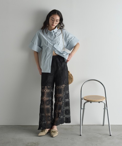 THE YOn（ザヨン）の「ロールアップハーフスリーブウエストタックシャツ（シャツ/ブラウス・レディース・オフホワイト/サックスブルー/イエロー・FREE）」の4枚目の写真