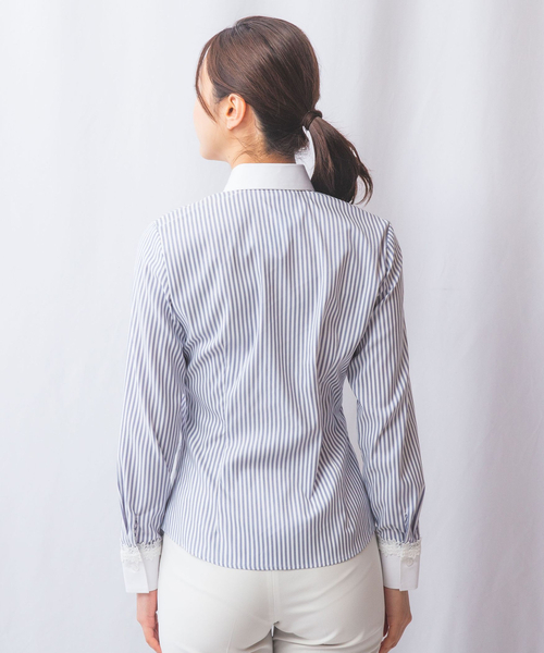 NARACAMICIE（ナラカミーチェ）の「【NARACAMICIE】ストレッチストライプクレリック長袖シャツ（シャツ/ブラウス・レディース・グレー/ブルー・S/M/L/XL）」の6枚目の写真