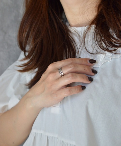 BROTHERHOOD(ブラザーフッド)の「【earyear】Infinity Chain Band design peti Volume Ring(リング・レディース・シルバー/ゴールド・SMALL/MEDIUM/LARGE)」の2枚目の写真