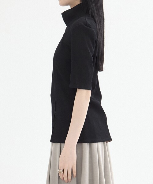 UNITED TOKYO（ユナイテッドトウキョウ）の「スリットホックカットプルオーバー｜細見え/ウォッシャブル/カットアウト/半袖/春服（Tシャツ/カットソー・レディース・ダークネイビー/ブラウン/イエロー・FREE）」の16枚目の写真