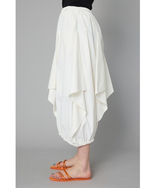 HeRIN.CYE（ヘリンドットサイ）の「Triangle skirt　　トライアングルスカート（スカート・レディース・オフホワイト/ブルー/ブラック・FREE）」の5枚目の写真