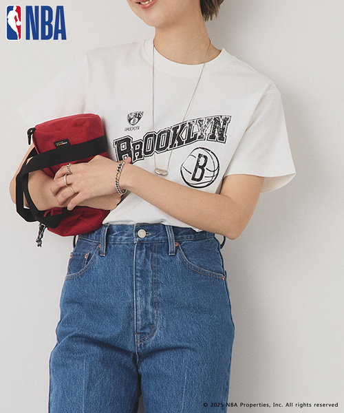 OUTDOOR PRODUCTS（アウトドアプロダクツ）の「OFF THE COURT by NBA / オフ ザ コート バイ NBA 別注 TEE（Tシャツ/カットソー・レディース・ネイビー/ブラウン/ブラック/ホワイト/グレー系その他/ホワイト系その他/ボルドー・SMALL/LARGE）」の2枚目の写真