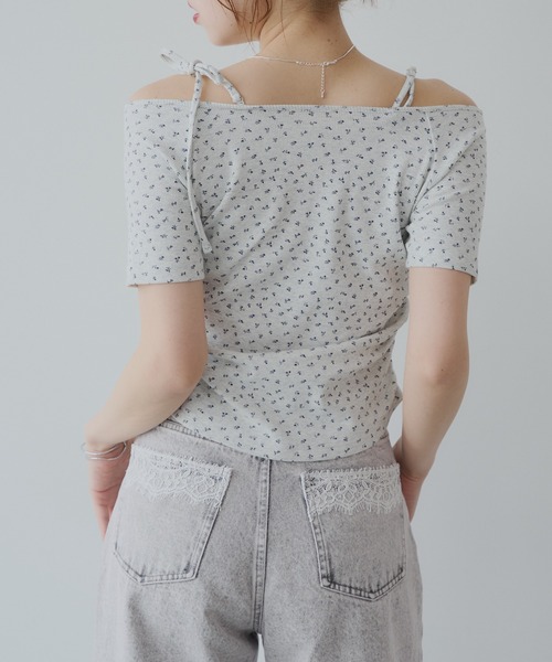 Chico（チコ）の「アシメ肩リボン小花柄テレコオフショルT（Tシャツ/カットソー・レディース・オートミール/ホワイト/ピンク/ホワイト系その他2・FREE）」の20枚目の写真