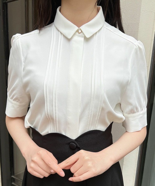 an another angelus（アンアナザーアンジェラス）の「多重リボンタイ付き５分袖ブラウス（シャツ/ブラウス・レディース・ホワイト×レッド/ホワイト×ブラック・FREE）」の6枚目の写真