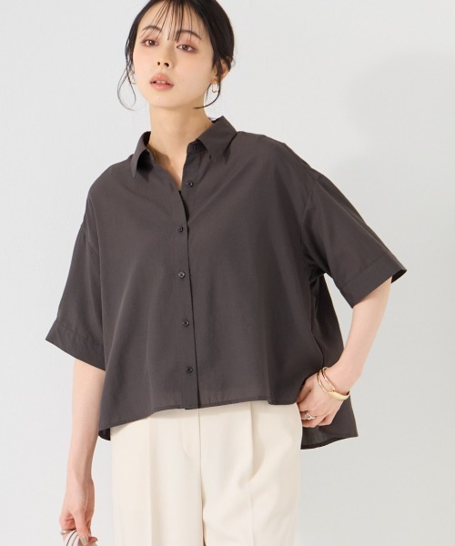 SMILE LAND(スマイルランド)の「<大きいサイズ>【美極シャツ】ショート丈シャツ<大きいサイズ有>(シャツ/ブラウス・レディース・チャコール/サーモンピンク/イエロー/ベージュ・3L/LL/4L/L/5L)」の15枚目の写真