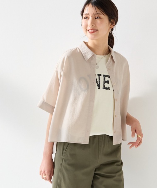 SMILE LAND(スマイルランド)の「<大きいサイズ>【美極シャツ】ショート丈シャツ<大きいサイズ有>(シャツ/ブラウス・レディース・チャコール/サーモンピンク/イエロー/ベージュ・3L/LL/4L/L/5L)」の14枚目の写真