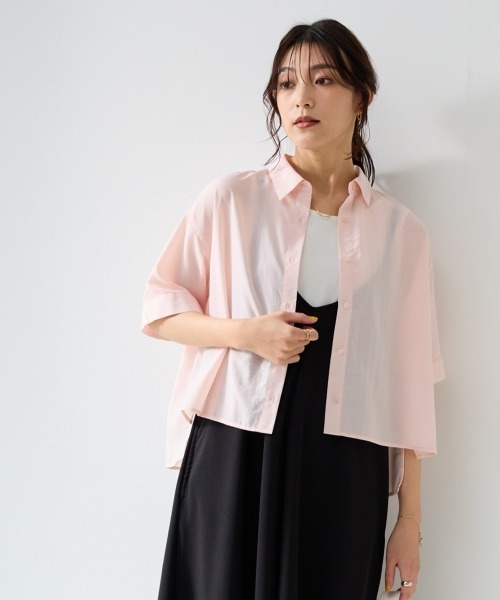 SMILE LAND(スマイルランド)の「<大きいサイズ>【美極シャツ】ショート丈シャツ<大きいサイズ有>(シャツ/ブラウス・レディース・チャコール/サーモンピンク/イエロー/ベージュ・3L/LL/4L/L/5L)」の11枚目の写真