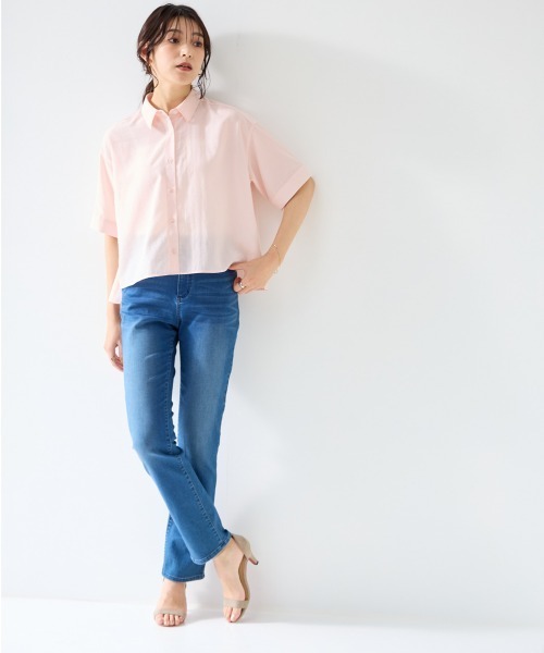 SMILE LAND(スマイルランド)の「<大きいサイズ>【美極シャツ】ショート丈シャツ<大きいサイズ有>(シャツ/ブラウス・レディース・チャコール/サーモンピンク/イエロー/ベージュ・3L/LL/4L/L/5L)」の9枚目の写真