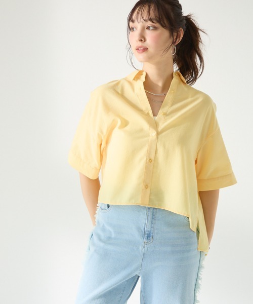 SMILE LAND(スマイルランド)の「<大きいサイズ>【美極シャツ】ショート丈シャツ<大きいサイズ有>(シャツ/ブラウス・レディース・チャコール/サーモンピンク/イエロー/ベージュ・3L/LL/4L/L/5L)」の8枚目の写真