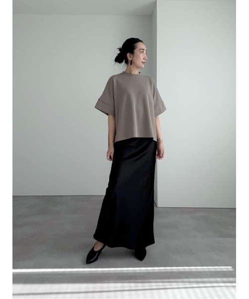 UR'S(ユアーズ)の「カットジョーゼットボックスシルエットトップス(Tシャツ/カットソー・レディース・ホワイト/ブラック/グレイッシュベージュ・L/M/S)」の6枚目の写真