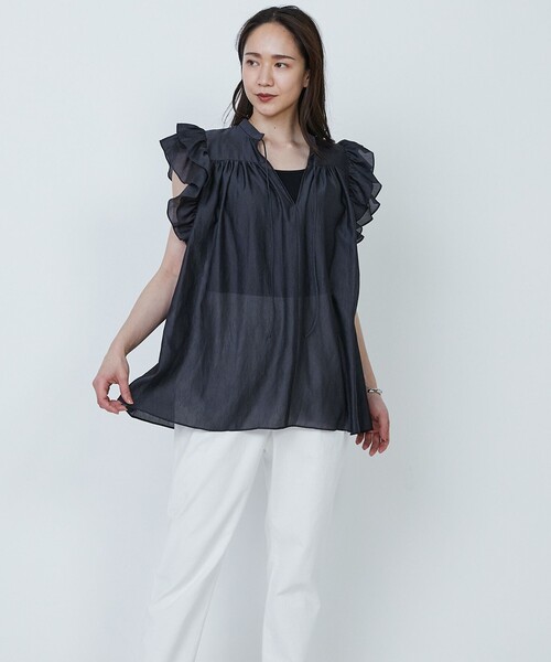 1er Arrondissement(プルミエアロンディスモン)の「【WEB限定】ワッシャーサテンフリルスリーブブラウス(シャツ/ブラウス・レディース・ブラウン系その他5/ブラック系その他3・36/38)」の2枚目の写真