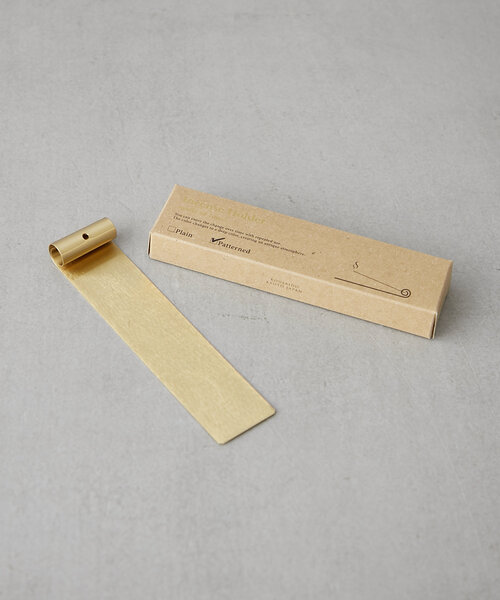 BIRTHDAY BAR（バースデイバー）の「真鍮ロング香皿 パターン（ルームフレグランス/お香・レディース・ゴールド・0）」の2枚目の写真