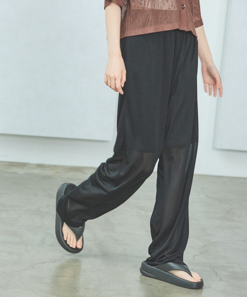 LAKOLE(ラコレ)の「シアーラメイージーパンツ / 499268(その他パンツ・レディース・ブラック/グレー・FREE)」の1枚目の写真