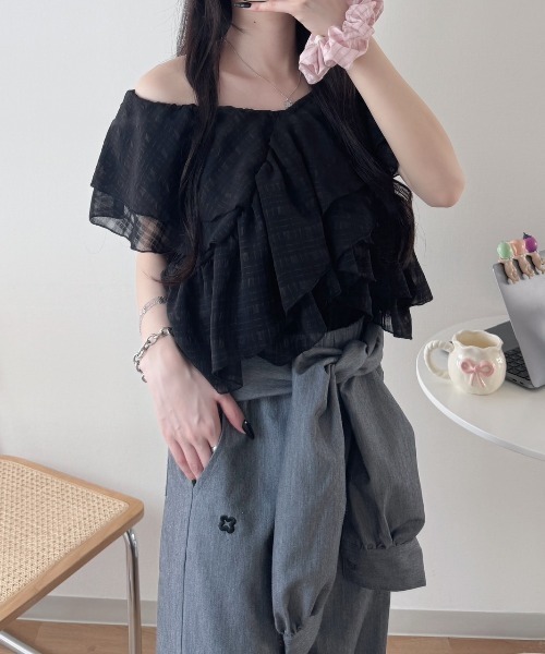 nemne store(ネンネストア)の「2wayシアーフリルブラウス(シャツ/ブラウス・レディース・ピンク系/ブラック系・フリー)」の2枚目の写真
