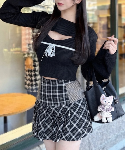 ALLuRing ChaRm(アリュリングチャーム)の「Frill Ribbon knit set / フリルリボンニットアンサンブル 2点セット(ニット/セーター・レディース・ブラック/アイボリー・FREE)」の2枚目の写真