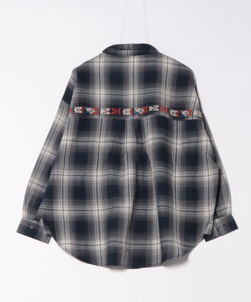 チチカカ(チチカカ)の「刺繍ワッフルチェックシャツ(シャツ/ブラウス・レディース・ネイビー/カーキ/ブラック・FREE)」の21枚目の写真