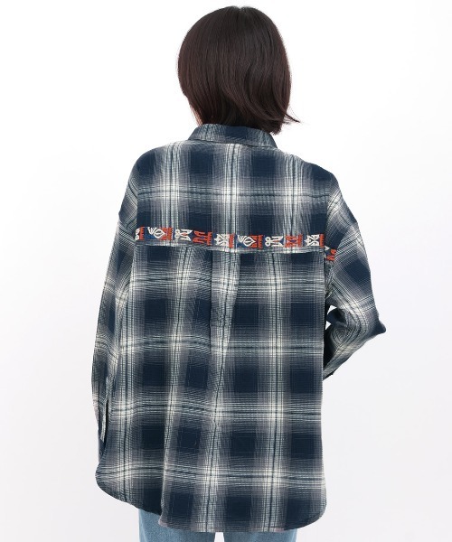 チチカカ(チチカカ)の「刺繍ワッフルチェックシャツ(シャツ/ブラウス・レディース・ネイビー/カーキ/ブラック・FREE)」の15枚目の写真