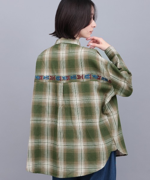 チチカカ(チチカカ)の「刺繍ワッフルチェックシャツ(シャツ/ブラウス・レディース・ネイビー/カーキ/ブラック・FREE)」の5枚目の写真