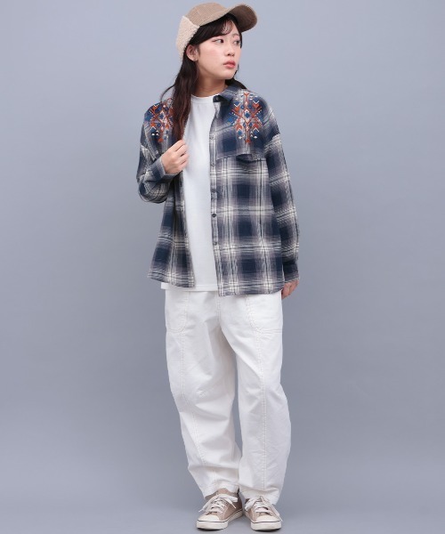 チチカカ(チチカカ)の「刺繍ワッフルチェックシャツ(シャツ/ブラウス・レディース・ネイビー/カーキ/ブラック・FREE)」の6枚目の写真