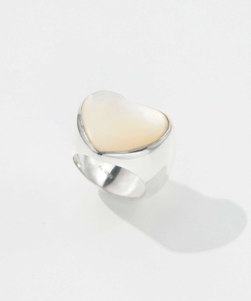 ANNIKA INEZ（アニカイネズ）の「ANNIKA INEZ Pearl Heart Ring, Lrg アニカ イネズ パール ハート リング ラージ（リング・レディース・シルバー・FREE/7）」の5枚目の写真