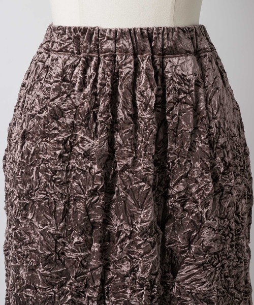 yae(ヤエ)の「Crinkle velour skirt /クリンクルベロアスカート(スカート・レディース・ブラウン/ベビーピンク/ブラック・38/36)」の8枚目の写真
