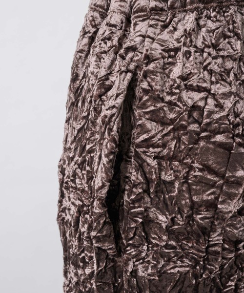 yae(ヤエ)の「Crinkle velour skirt /クリンクルベロアスカート(スカート・レディース・ブラウン/ベビーピンク/ブラック・38/36)」の11枚目の写真