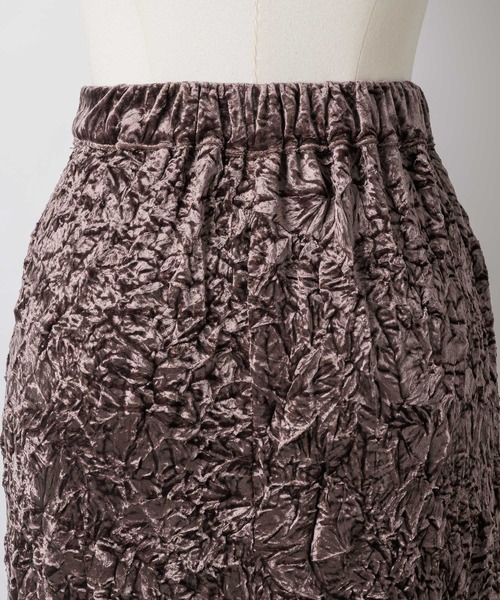 yae(ヤエ)の「Crinkle velour skirt /クリンクルベロアスカート(スカート・レディース・ブラウン/ベビーピンク/ブラック・38/36)」の4枚目の写真
