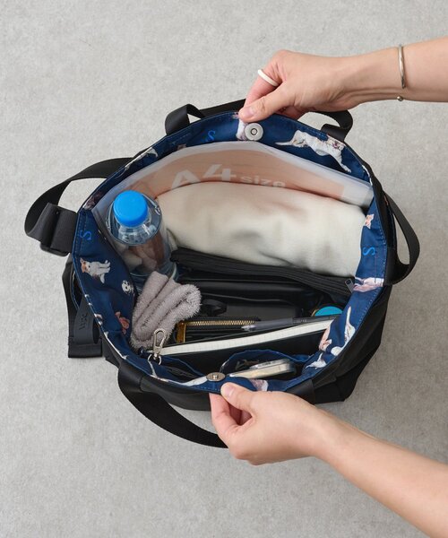 BEARDSLEY(ビアズリー)の「DogプリントBAG(トートバッグ・レディース・ブラック/カーキ・FREE)」の4枚目の写真