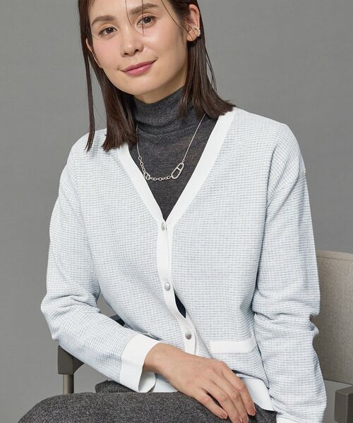 INDIVI(インディヴィ)の「【軽く羽織れる/洗える】ジャケット風カーディガン(カーディガン/ボレロ・レディース・ブラック系4/ライトグレー系4・05/38/34/15 /13)」の1枚目の写真