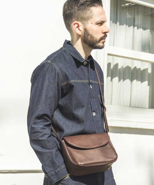 MR.OLIVE IMPERMA-LEATHER NEAT ショルダーバッグ MR.OLIVE IMPERMA-LEATHER NEAT ショルダーバッグ MR.OLIVE E.O.I